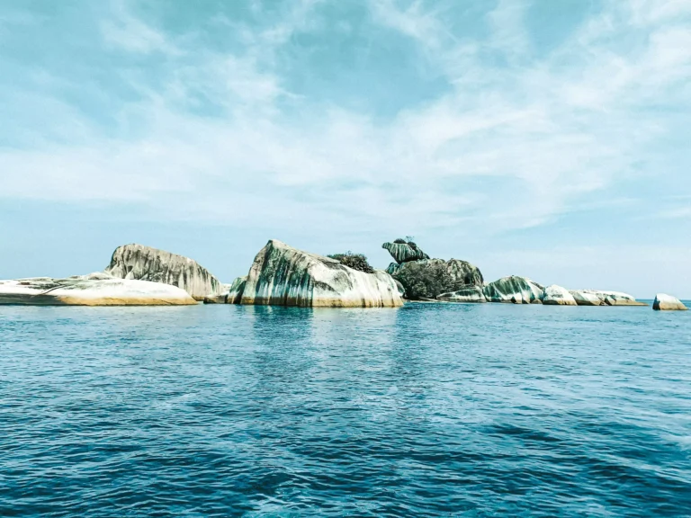 Fakta Menarik Hopping Island di Belitung yang Wajib banget di Kunjungi! Biaya Murah dengan Fasilitas Lengkap.